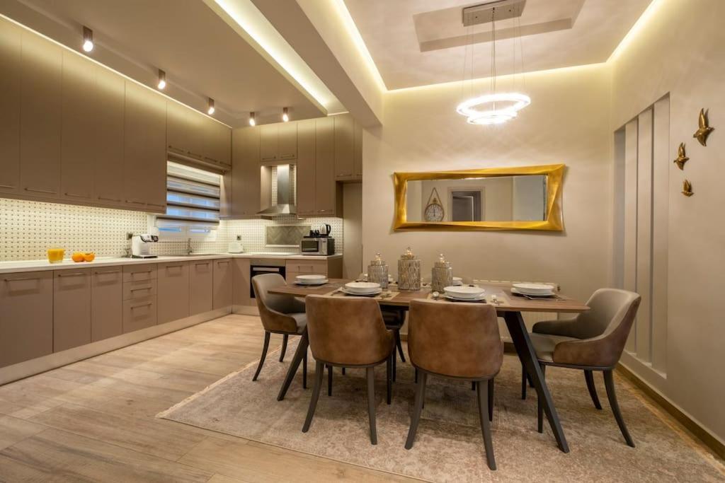 Maison De Luxx A10, Cozy Apartment With Garden In Лариса Екстериор снимка