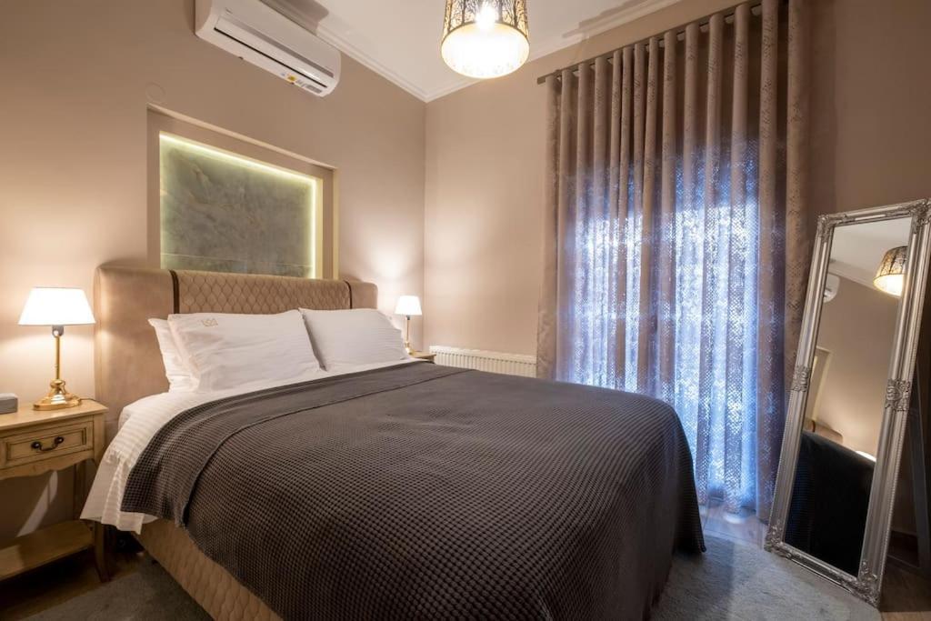 Maison De Luxx A10, Cozy Apartment With Garden In Лариса Екстериор снимка