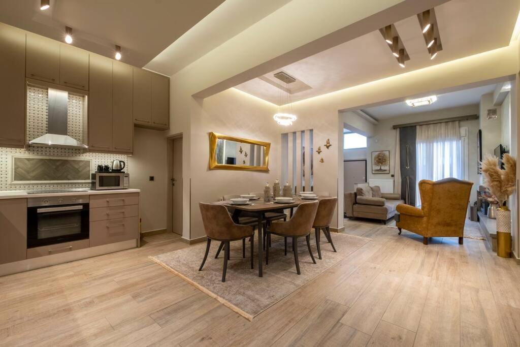 Maison De Luxx A10, Cozy Apartment With Garden In Лариса Екстериор снимка